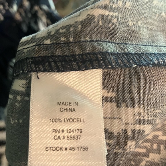 $160 Johnston & Murphy Navy Blue and White Ikat Print Midi Dress Sz XS or Small. - Picture 8 of 16